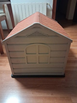 Caseta para perro Rimax de plástico beige