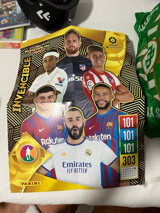 Álbum LaLiga Adrenalyn 2021-22 + Cartas