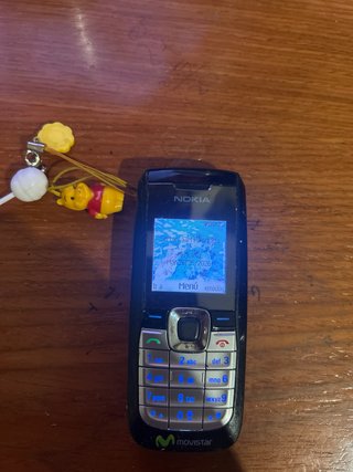 Movil Nokia 2610 con cargador y caja original.