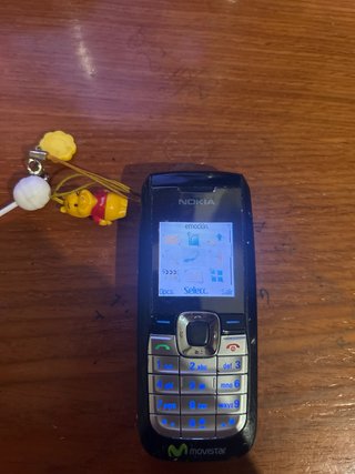 Movil Nokia 2610 con cargador y caja original.