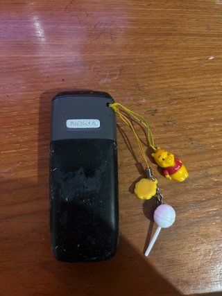 Movil Nokia 2610 con cargador y caja original.