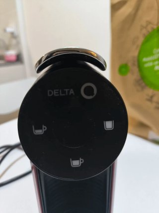 Cafetera Delta Negra y Roja