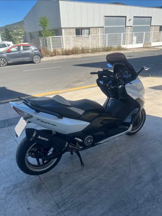 Yamaha T-Max White Edition