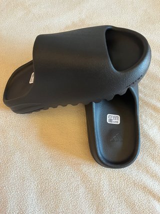 Yeezy Slides Negras Adidas