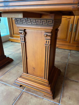 Mesa de comedor de madera