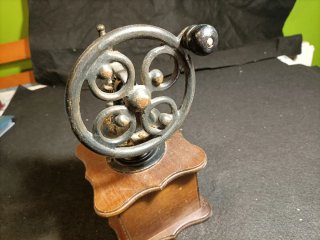 Molinillo de café antiguo volante