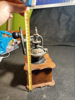 Molinillo de café antiguo volante