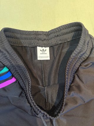 PANTALONES CORTOS CHÁNDAL ADIDAS