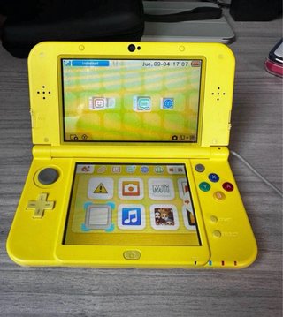 New Nintendo 3DS LL Pikachu Amarillo