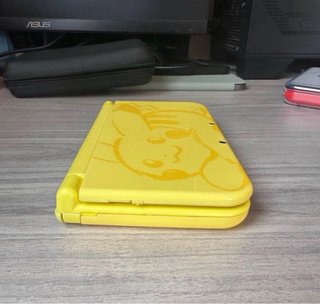 New Nintendo 3DS LL Pikachu Amarillo