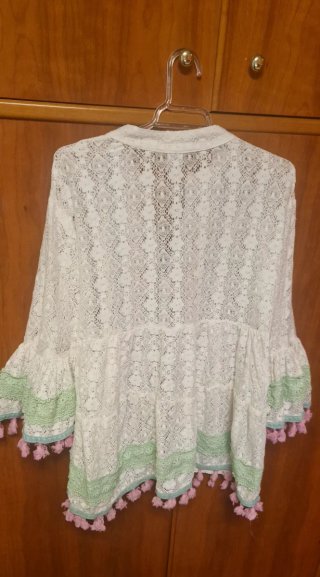 Blusa blanca bordada S/M