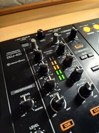 Controlador DJ Pioneer DDJ-400
