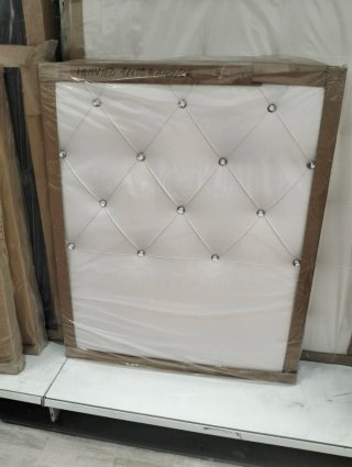 Cabecero de cama capitoné con diamantes