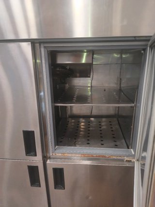 Vendo 2 neveras industrial 4 puertas acero