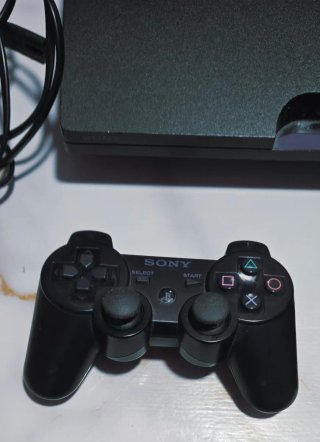 Consola PS3 Slim + 2 Mandos (Negro y Rojo)