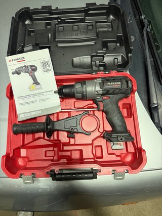 Taladro Percutor Parkside 20V con Maletín