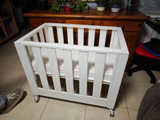 Minicuna "look at me" colecho blanca con ruedas