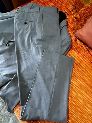 Traje de chaqueta gris hombre perfecto para orlas