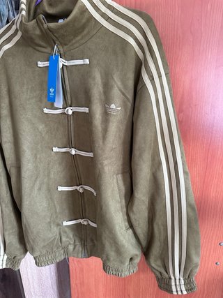Sudadera Adidas estilo chino verde caqui