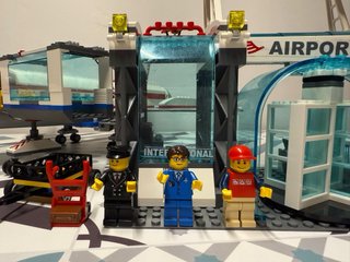 Lego City 7894 Aeropuerto - Mancano 2 figure LEGGI BENE