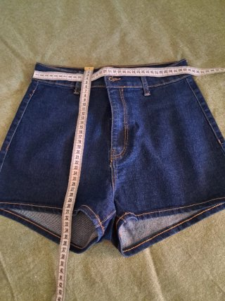 Pantalón corto vaquero Bershka talla 38