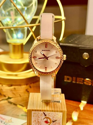 Reloj Diesel DZ5546 Dorado y Blanco