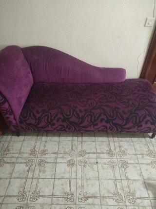 Sofá Diván Morado y Negro