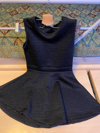 Maglione bianco Piazza Italia e vestito nero bimba