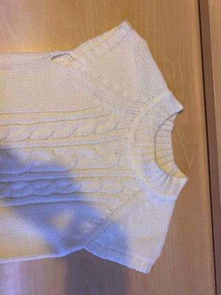 Maglione bianco Piazza Italia e vestito nero bimba
