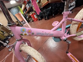 Bicicletas infantiles rosas