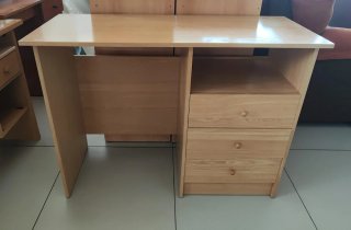 Escritorio de madera
