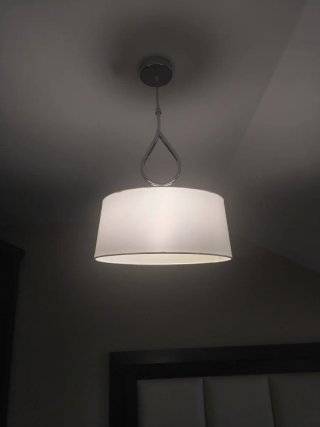 Lámpara colgante dormitorio beige y plata