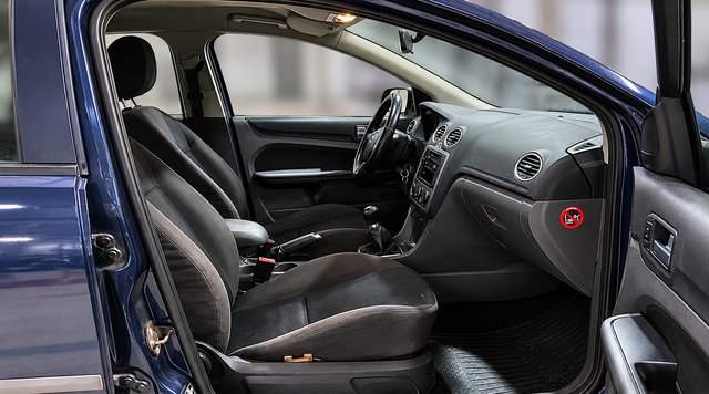FORD FOCUS 1.6 Ti-VCT SPORT — 2890 €