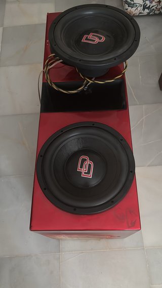 2 Subwoofers DD Audio  precio de la pareja