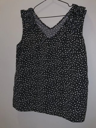 Blusa sin mangas con estampado de corazones