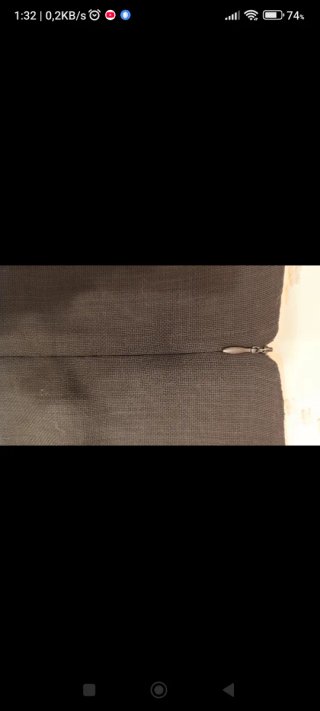Vestido negro con volantes