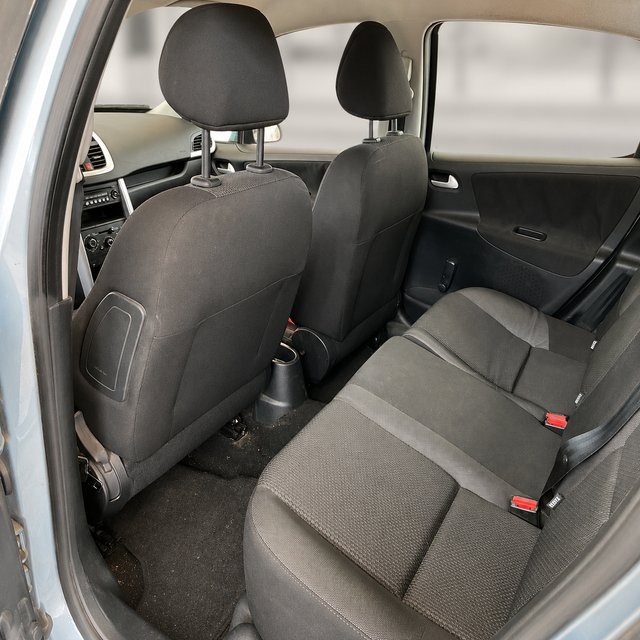 PEUGEOT 207 1.4 CONFORT — 5.490 €