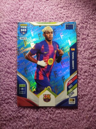 Cromo Panini FIFA 365 Lamine Yamal azul.
