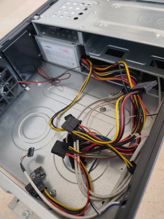 Caja Micro ATX con Fuente