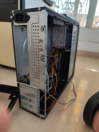 Caja Micro ATX con Fuente