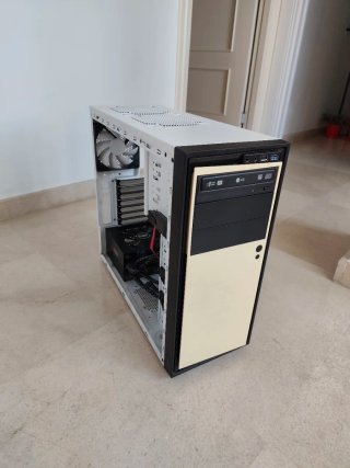 Caja ATX con Fuente Nox
