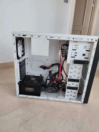 Caja ATX con Fuente Nox