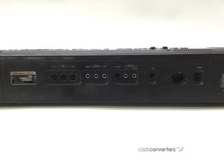 teclado electronico roland e-500