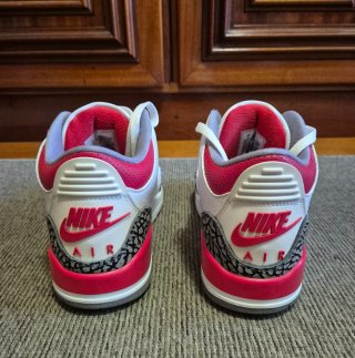 Jordan 3 Fire Red