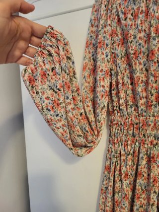 Vestido Zara floral S/M