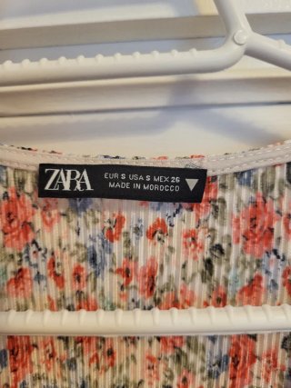 Vestido Zara floral S/M