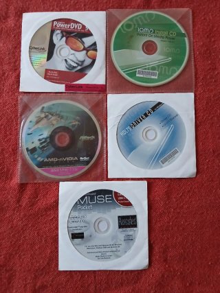 Lotes de CDs: PowerDVD, LOMO, ASRock, Hercules