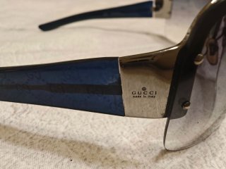 Gafas de sol Gucci negras y grises
