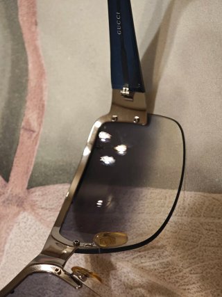 Gafas de sol Gucci negras y grises