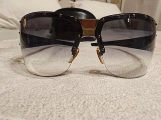 Gafas de sol Gucci negras y grises